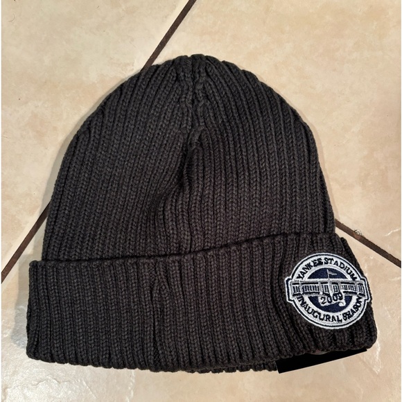 New York Yankees Winter Hat , Unisex - Picture 2 of 2